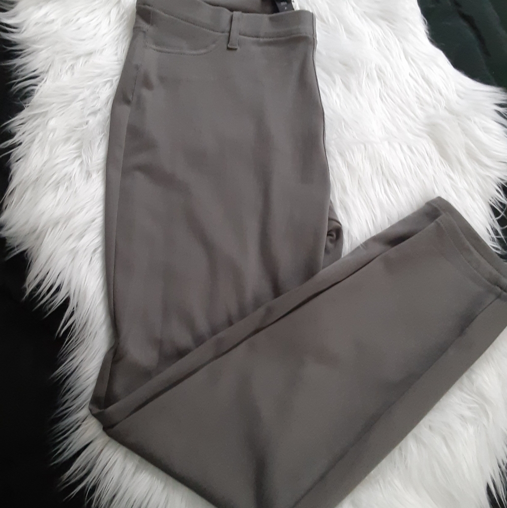 Grey knit jeggings